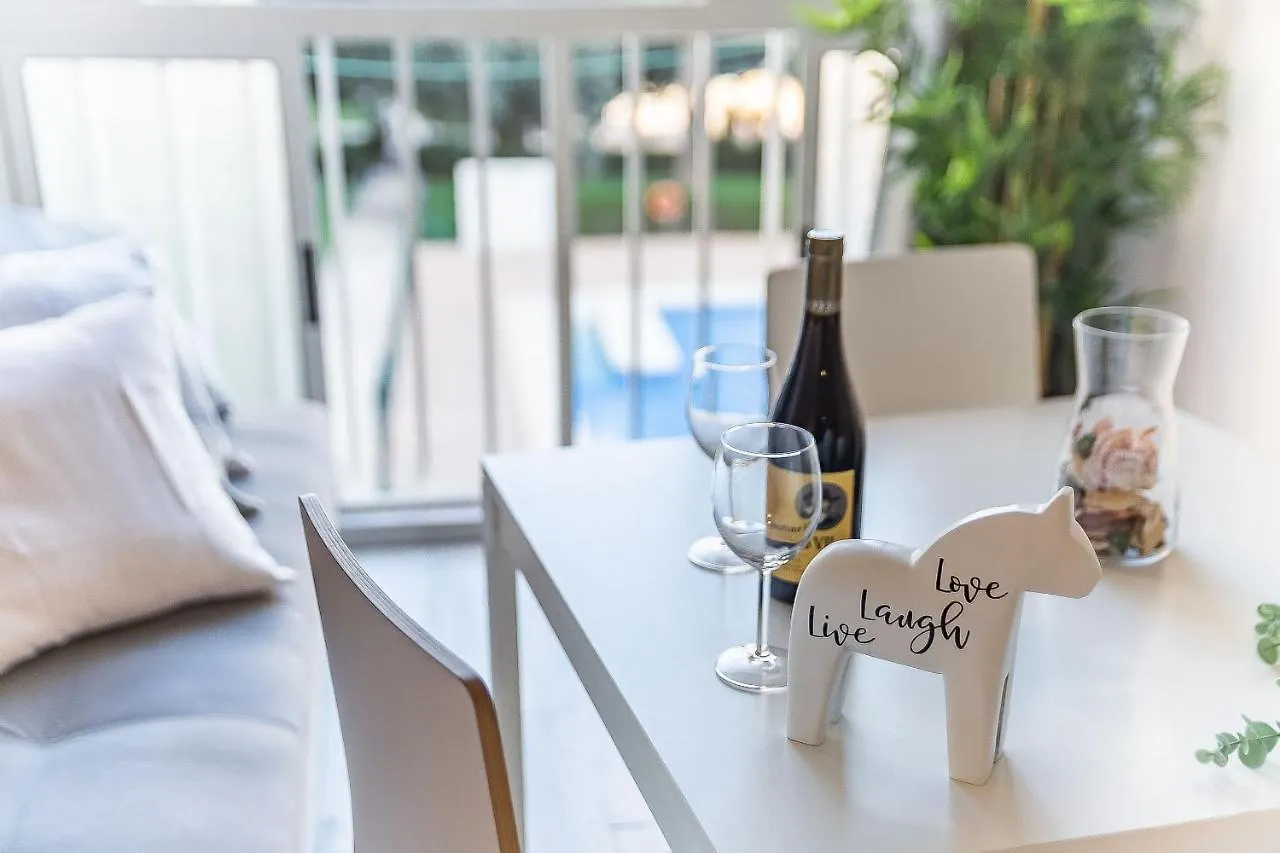 Sun Coast Benalmadena -- Superb Studio With 4 Pools, Gardens & Breakfast