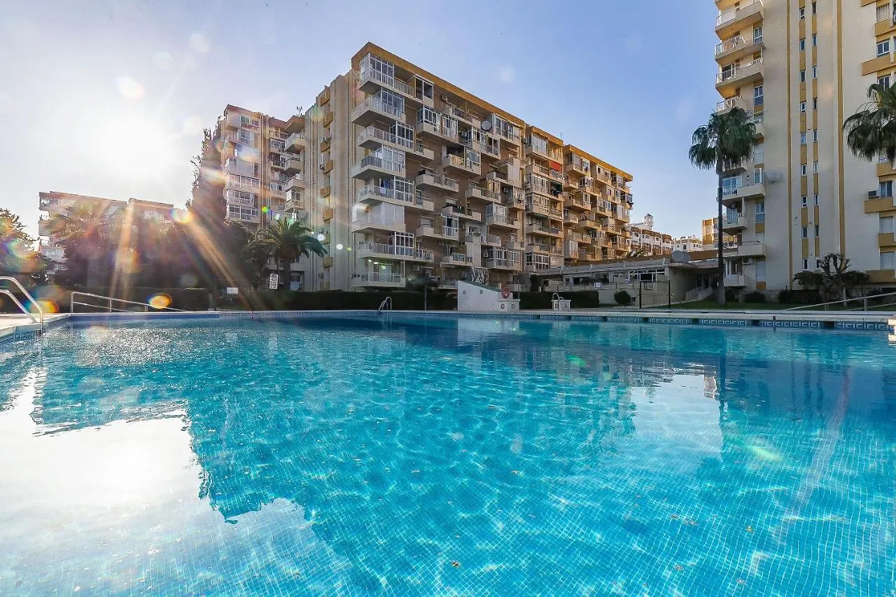 Sun Coast Benalmadena -- Superb Studio With 4 Pools, Gardens & Breakfast 0*,
