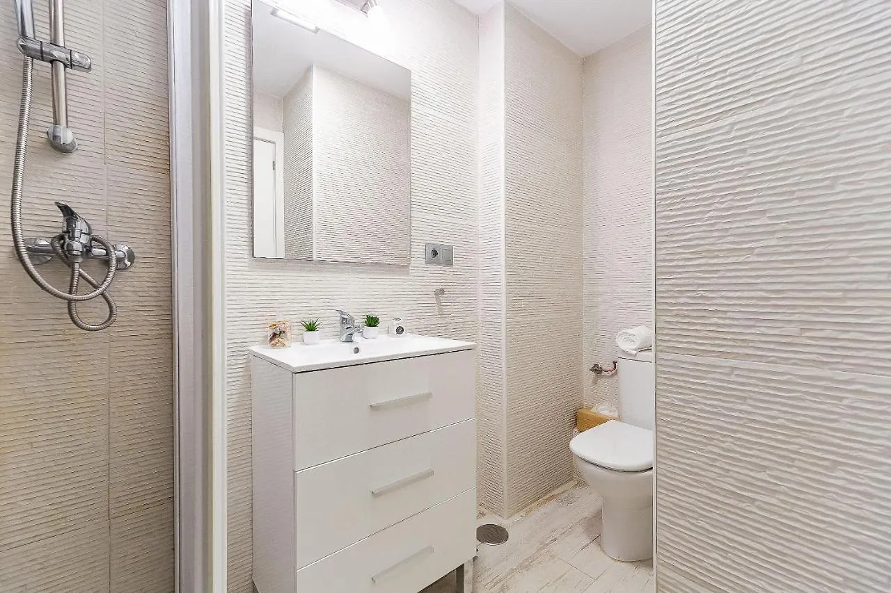 Sun Coast Benalmadena -- Superb Studio With 4 Pools, Gardens & Breakfast 0*,  إسبانيا
