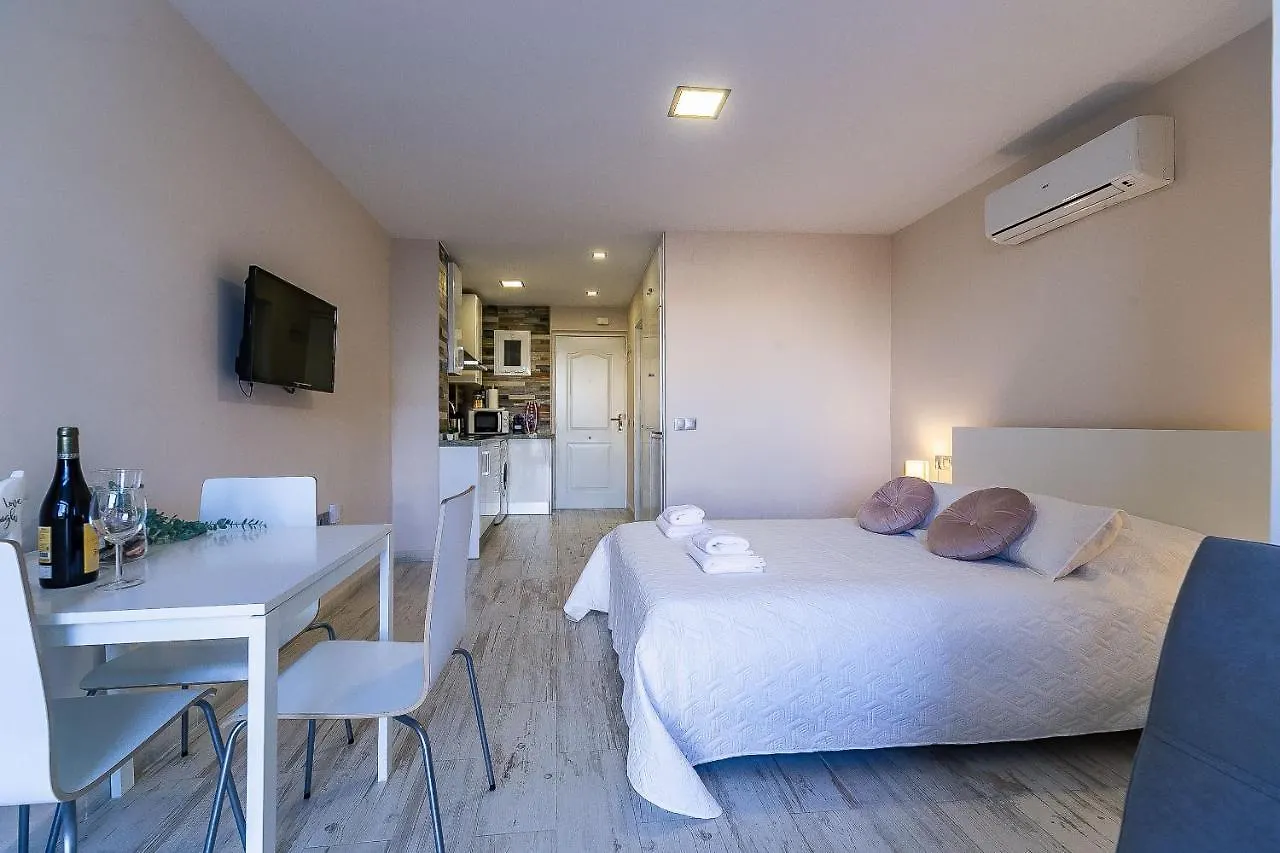 شقة Sun Coast Benalmadena -- Superb Studio With 4 Pools, Gardens & Breakfast