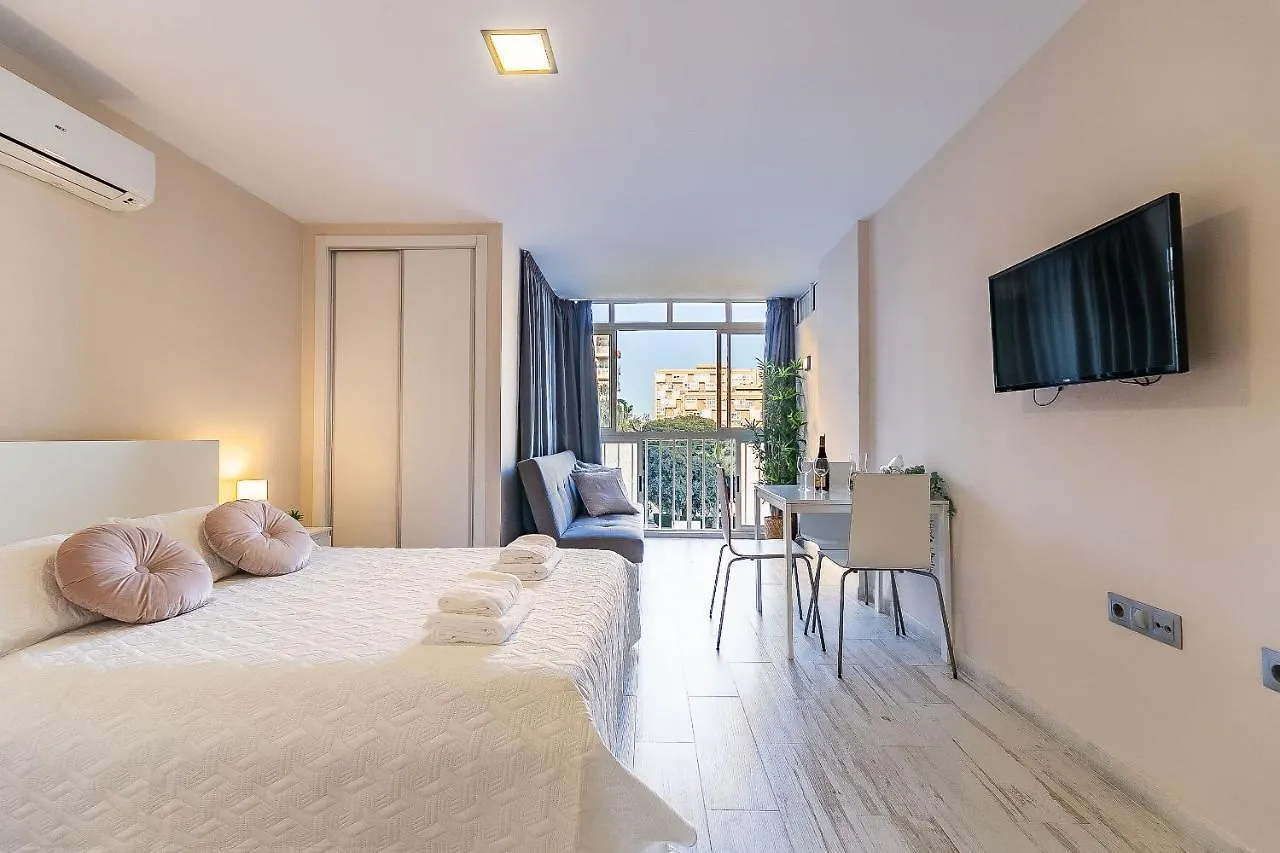 Sun Coast Benalmadena -- Superb Studio With 4 Pools, Gardens & Breakfast إسبانيا