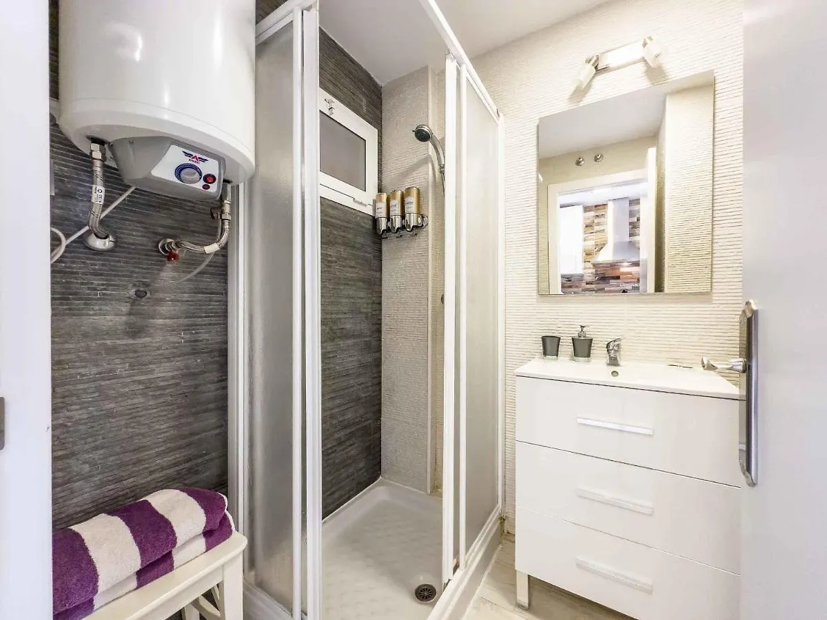 Sun Coast Benalmadena -- Superb Studio With 4 Pools, Gardens & Breakfast شقة